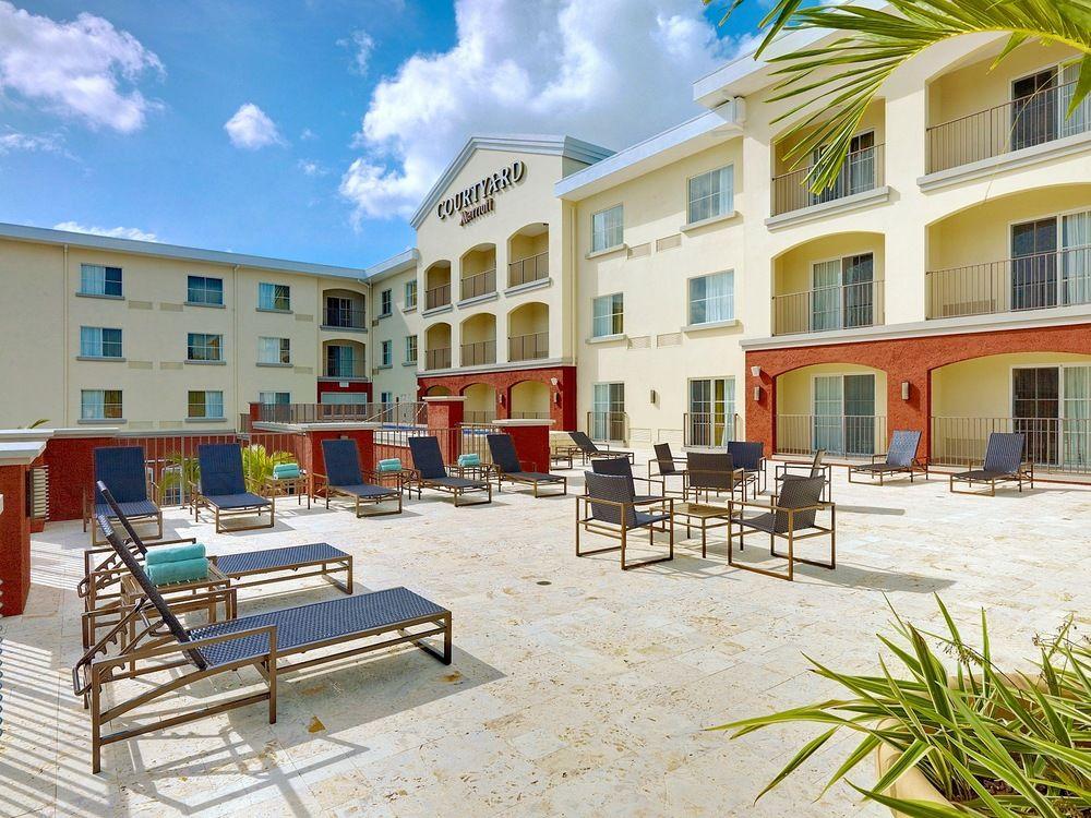 Hotel Courtyard By Marriott Bridgetown, Barbados Exterior foto